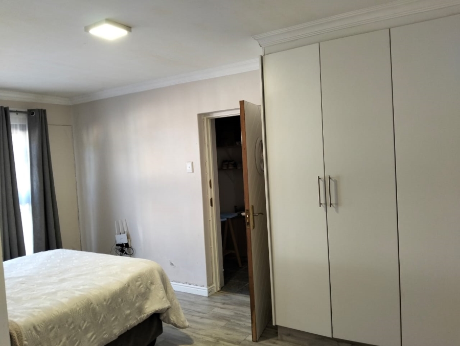To Let 1 Bedroom Property for Rent in Myezo Park Eastern Cape